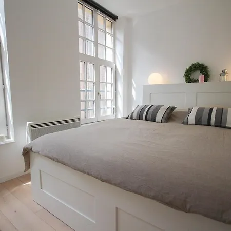 Apartment Superbe Sur La Grand Place ! 3 Pers.